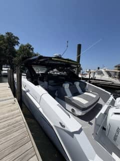 2024 Cruisers Yachts photo 3