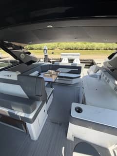 2024 Cruisers Yachts photo 9