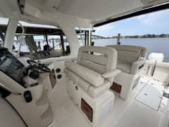 2020 Boston Whaler 350 Realm "DERRYN" photo 7