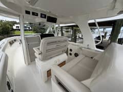 2020 Boston Whaler 350 Realm "DERRYN" photo 9