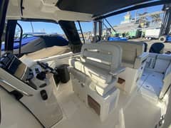 2023 Boston Whaler 350 Realm "UNPLUGGED" photo 2