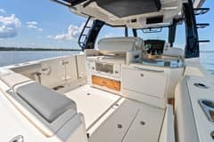 2023 Boston Whaler 350 Realm "UNPLUGGED" photo 8