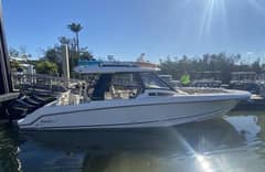 2023 Boston Whaler 350 Realm "UNPLUGGED" photo 1