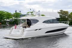 2019 Riviera 5400 Sport Yacht photo 3