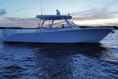 2023 Cobia 330 DC "Im In" photo 4