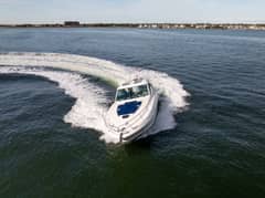 2010 Sea Ray 500 Sundancer photo 4