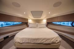 2025 Princess V40 "GRAYSKY V" photo 4