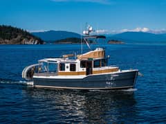 2016 Ranger Tugs R-31 CB "Cadence" photo 2