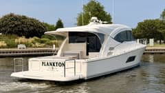 2017 Riviera 525 SUV "PLANKTON" photo 4