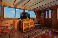1989 Hatteras 74 Cockpit Motor Yacht "Champagne" photo 9