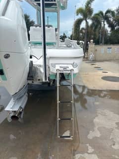 2025 Caymas 28 HB "Dolphin Magnet" photo 8