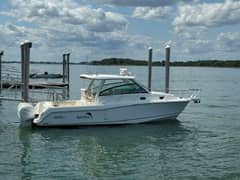 2016 Boston Whaler photo 1