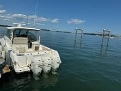 2016 Boston Whaler photo 4