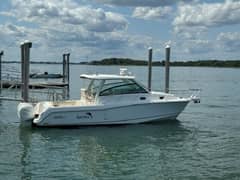 2016 Boston Whaler photo 2