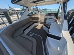 2019 Sea Ray Sundancer 320 photo 5