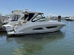 2020 Regal 33 XO photo 1