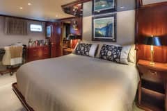1998 Broward Pilothouse "BLACKWOOD" photo 9