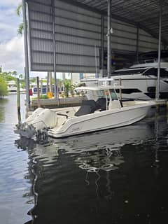 2024 Boston Whaler 330 Outrage photo 2