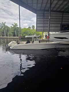 2024 Boston Whaler 330 Outrage photo 1