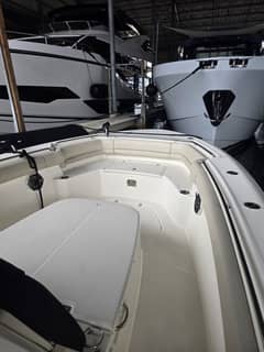 2024 Boston Whaler 330 Outrage photo 8