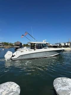 2021 Boston Whaler 380 Outrage "TOOTH AND NAIL" photo 2