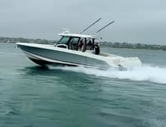 2021 Boston Whaler 380 Outrage "TOOTH AND NAIL" photo 1