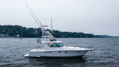 2004 Tiara Yachts 3800 Open "CRYSTAL SPRING" photo 2