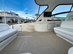 2003 Sea Ray 550 Sundancer photo 9