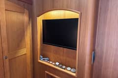 2024 Sabre 48 Salon Express "Piper" photo 8