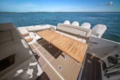 2020 Boston Whaler 380 Realm photo 5