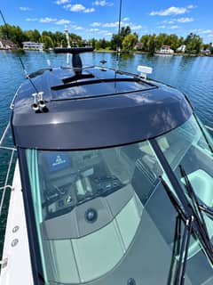 2016 Cruisers Yachts 45 Cantius "Black Pearl" photo 9