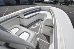 2018 Regulator 28 Forward Seating photo 7