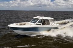2021 Boston Whaler Realm photo 9