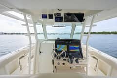 2018 Boston Whaler 380 Outrage photo 2
