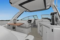 2021 Regal 33 Express photo 4