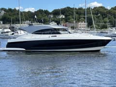 2020 Riviera 4800 Sport Yacht photo 1