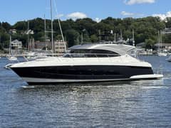 2020 Riviera 4800 Sport Yacht photo 3