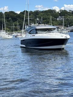 2020 Riviera 4800 Sport Yacht photo 4