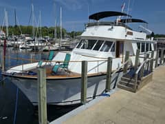 1976 Chris-Craft Roamer 60 photo 4