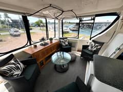 1999 Silverton 453 Motor Yacht photo 5