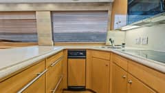 1999 Hatteras 60 Enclosed Bridge Convertible "Better Days" photo 8