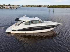 2016 Cruisers Yachts photo 4