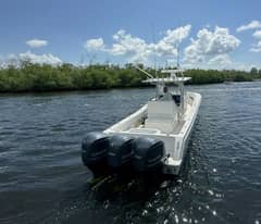 2013 Invincible 36 Open Fisherman "Line Holder" photo 3