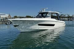 2021 Boston Whaler 420 Outrage "Da Wetta Da Betta" photo 3