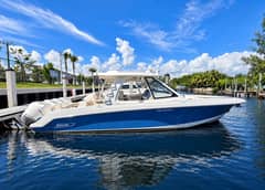 2020 Boston Whaler photo 2