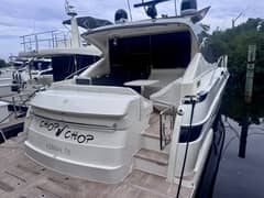 2020 Riviera 4800 Sport Yacht photo 3