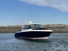 2016 Pursuit 325 DC photo 4
