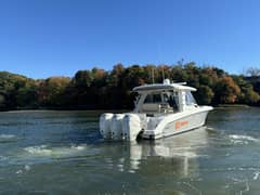 2018 Boston Whaler 350 Realm photo 2