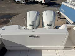2017 Intrepid 327 Center Console photo 4