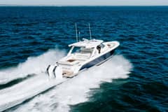 2023 Tiara Yachts 43 LS photo 2